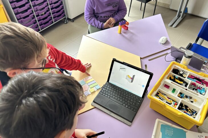 CODING IN ATELIER CREATIVO